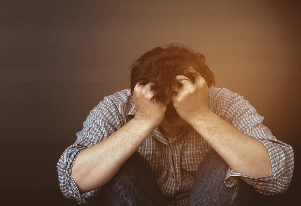 Person experiencing emotional distress related to manic depression vs BPD